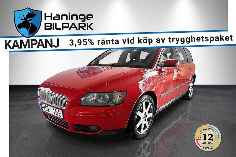 Röd Begagnad 2004 Volvo V50 Kombi | 49 900 kr (Lite dyr) - Bild 1/2