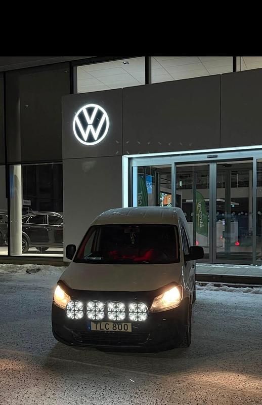 Begagnad VW Caddy 102 HK (75 kW) 2015 Minibuss