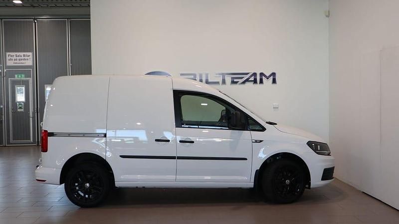 Begagnad VW Caddy 150 HK (110 kW) 2018 Vit (candywhite) Minibuss