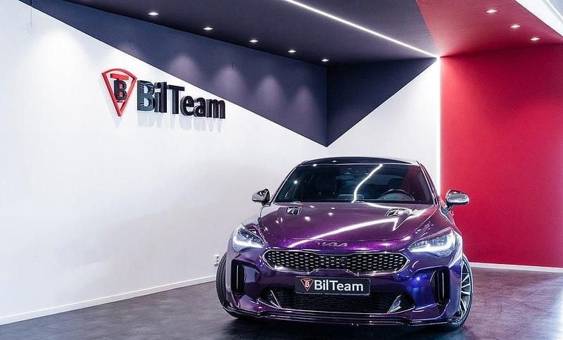 Svart Begagnad 2018 Kia Stinger GT-Line Halvkombi | 314 900 kr (Marknadspris) - Bild 1/4