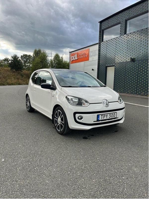Vit Begagnad 2012 VW up! high up! Halvkombi | 45 000 kr (Marknadspris) - Bild 1/4