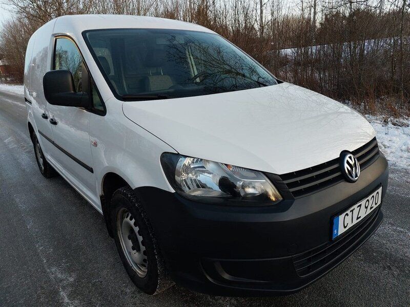 Vit Begagnad 2013 VW Caddy Minibuss | 69 600 kr (Marknadspris) - Bild 1/4