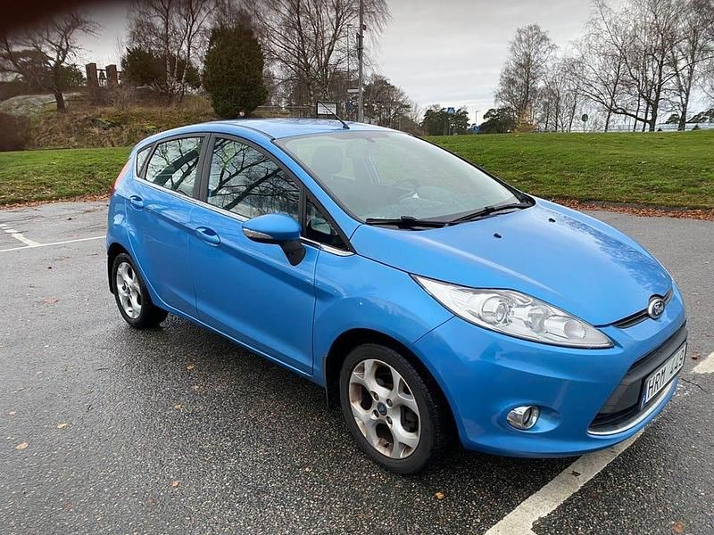Begagnad 2011 Ford Fiesta Halvkombi | 29 900 kr (Bra pris) - Bild 1/4