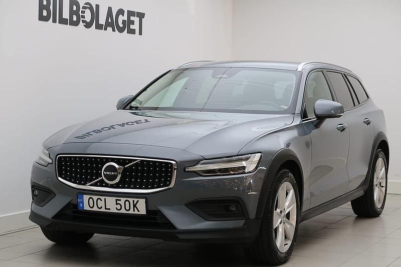 Begagnad 2024 Volvo V60 CC Kombi | 399 800 kr (Marknadspris) - Bild 1/4