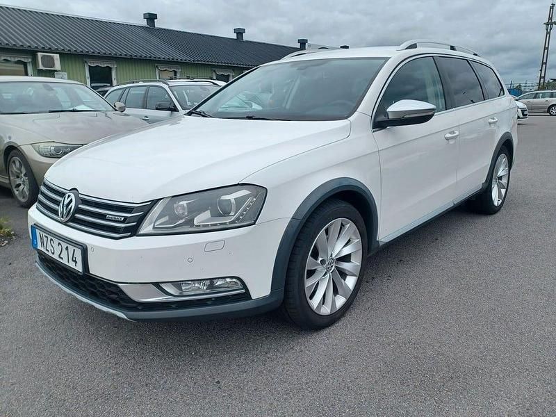 Vit Begagnad 2014 VW Passat Alltrack Kombi | 94 900 kr (Marknadspris) - Bild 1/4