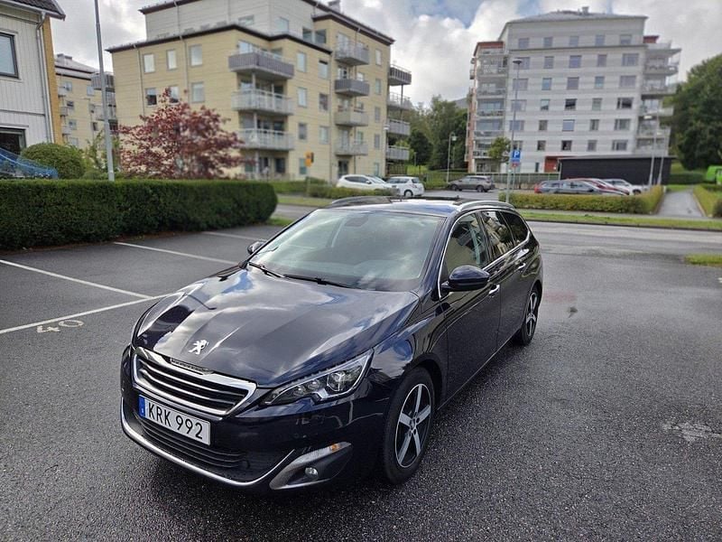 Blå Begagnad 2014 Peugeot 308 Kombi | 77 990 kr (Marknadspris) - Bild 1/4