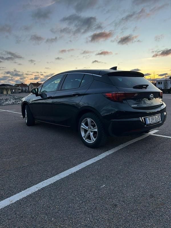 Begagnad 2017 Opel Astra | 140 000 kr (Marknadspris) - Bild 1/4