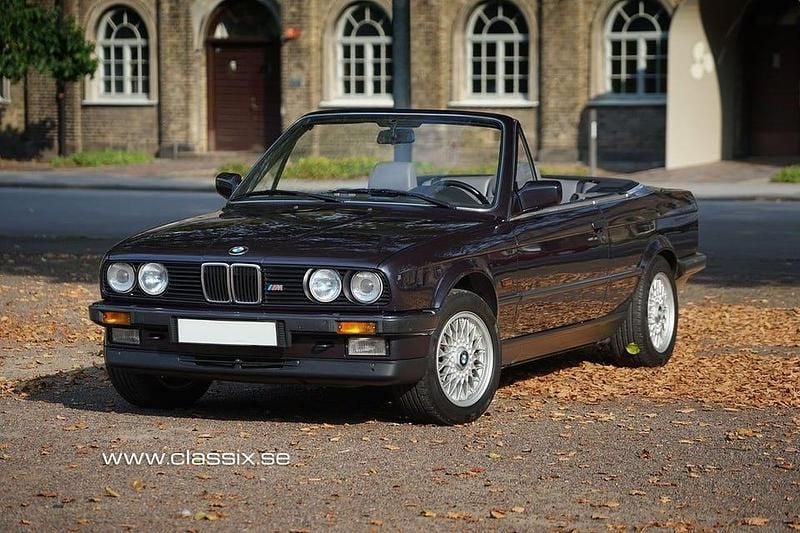 Begagnad BMW 325 170 HK (125 kW) 1989 Blå Cab