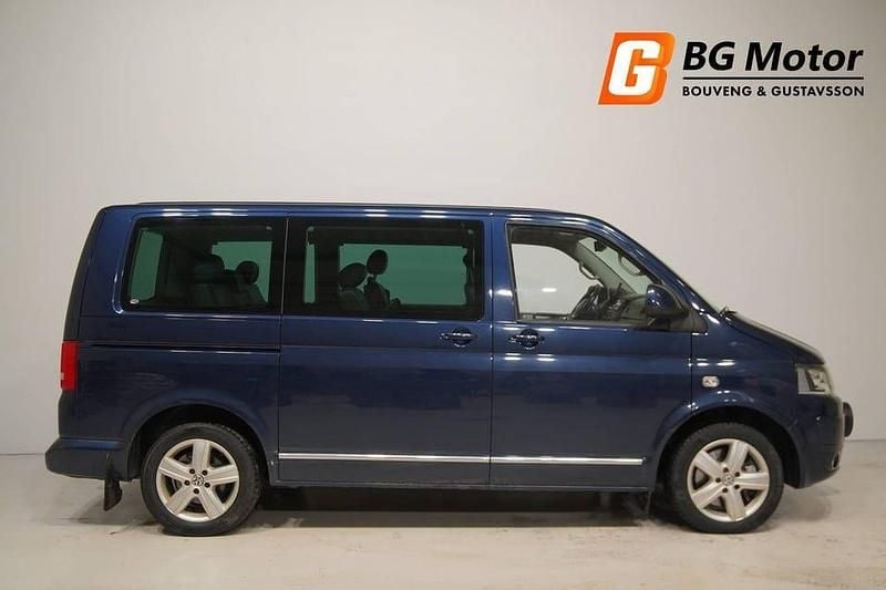 Begagnad VW Multivan Highline 180 HK (132 kW) 2012 Blå