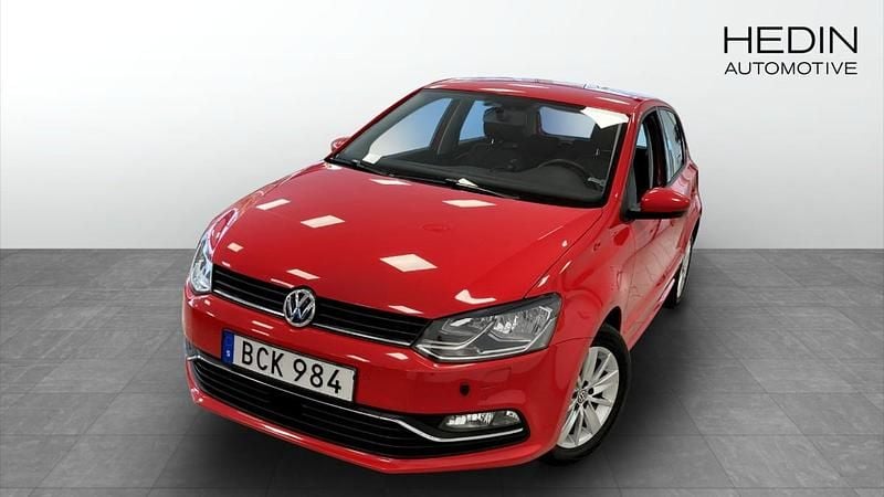 Röd (red) Begagnad 2014 VW Polo Halvkombi | 94 000 kr (Bra pris) - Bild 1/4