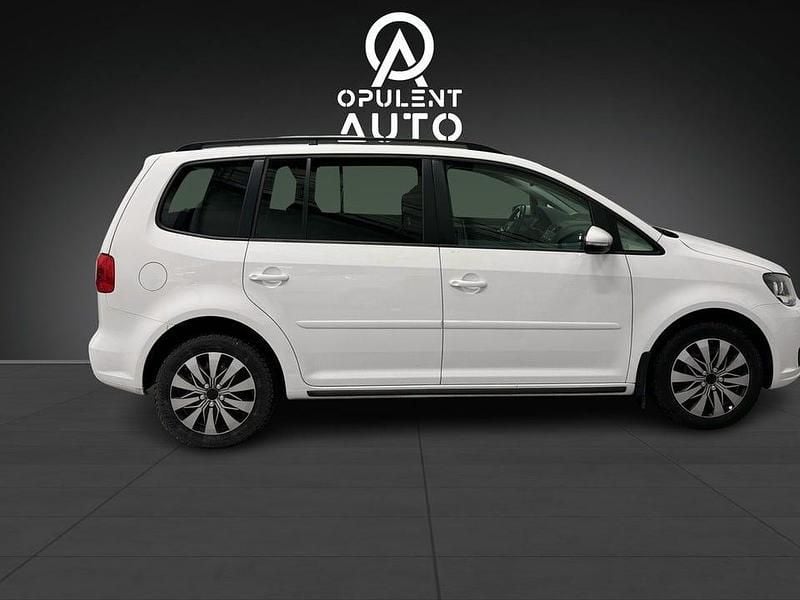 Begagnad VW Touran 141 HK (103 kW) 2014 Vit Minibuss