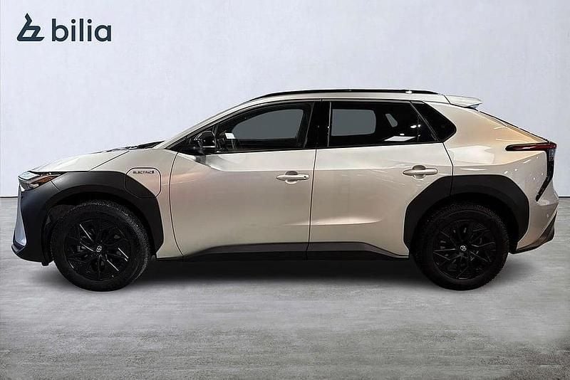 Begagnad Toyota bZ4X Executive 252 kW (343 HK) 2023 Silver SUV
