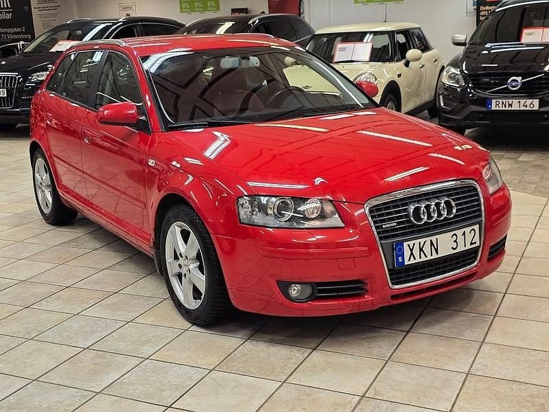 Röd Begagnad 2005 Audi A3 Sportback Comfort Halvkombi | 36 900 kr (Bra pris) - Bild 1/4