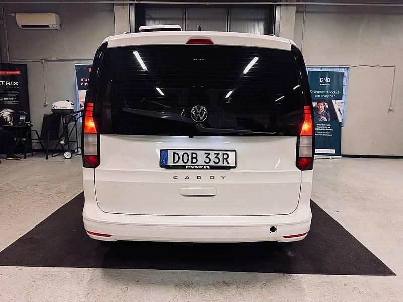 Begagnad VW Caddy 122 HK (89 kW) 2021 Vit Minibuss