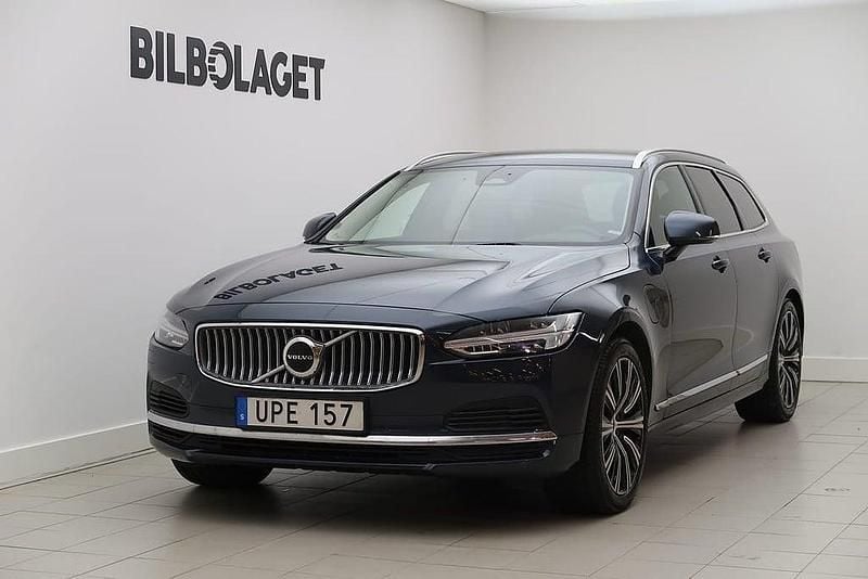Mörkblå Begagnad 2022 Volvo V90 Plus Kombi | 389 800 kr (Bra pris) - Bild 1/4