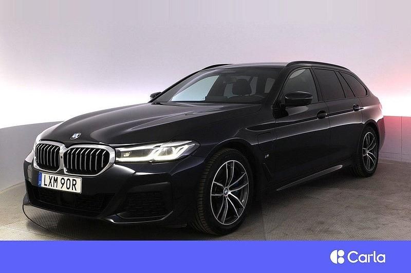 Svart Begagnad 2020 BMW 530e M Sport Kombi | 364 900 kr - Bild 1/4