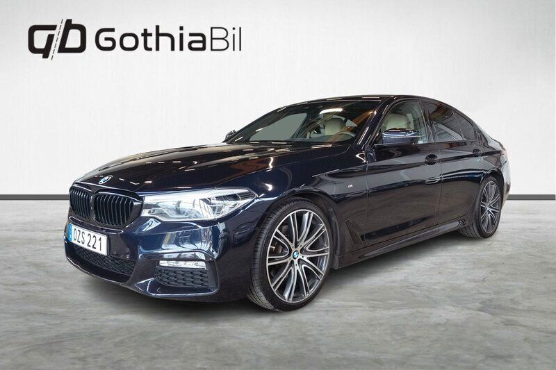 Svart Begagnad 2017 BMW 520 M Sport Sedan | 269 900 kr (Marknadspris) - Bild 1/4