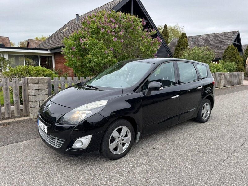 Svart Begagnad 2012 Renault Grand Scénic III Minibuss | 39 900 kr (Bra pris) - Bild 1/2