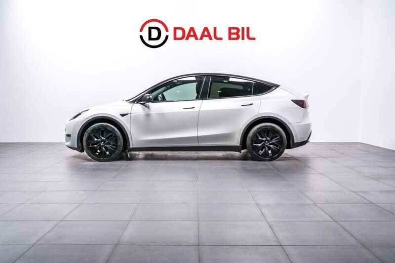 Vit Begagnad 2023 Tesla Model Y Long Range SUV | 409 700 kr (Superpris) - Bild 1/4