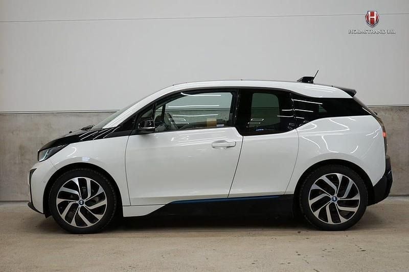 Vit Begagnad 2016 BMW i3 Comfort Edition Halvkombi | 139 800 kr (Marknadspris) - Bild 1/4