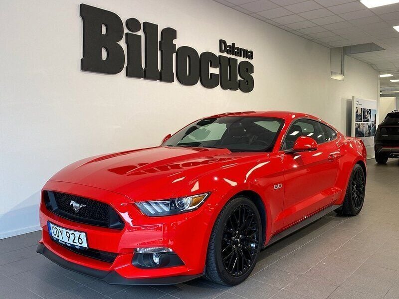 Röd Begagnad 2017 Ford Mustang GT Fastback Sportkupé | 379 000 kr (Superpris) - Bild 1/4