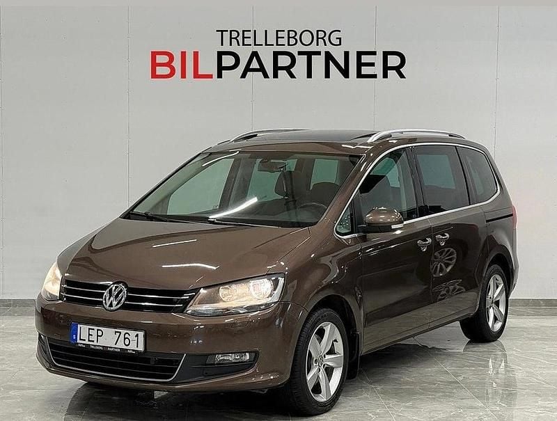 Brun Begagnad 2010 VW Sharan Minibuss | 109 900 kr (Lite dyr) - Bild 1/4
