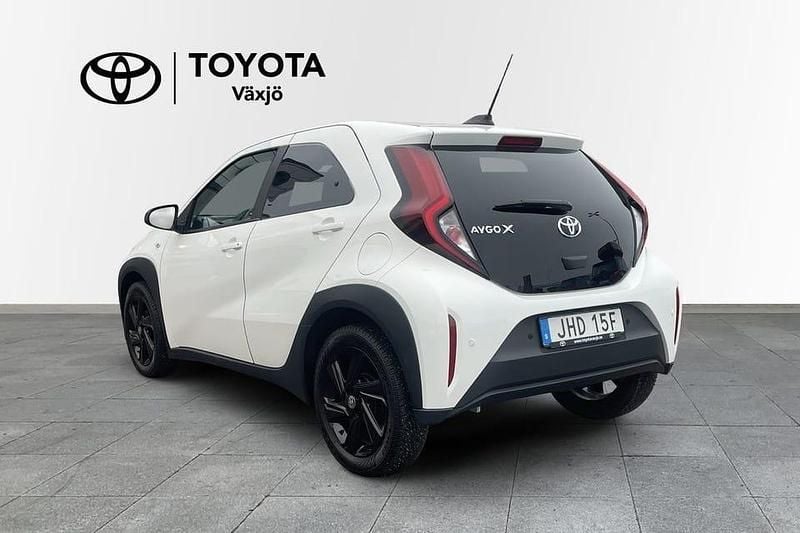 Begagnad Toyota Aygo X X-play 72 HK (52 kW) 2022 Vit SUV