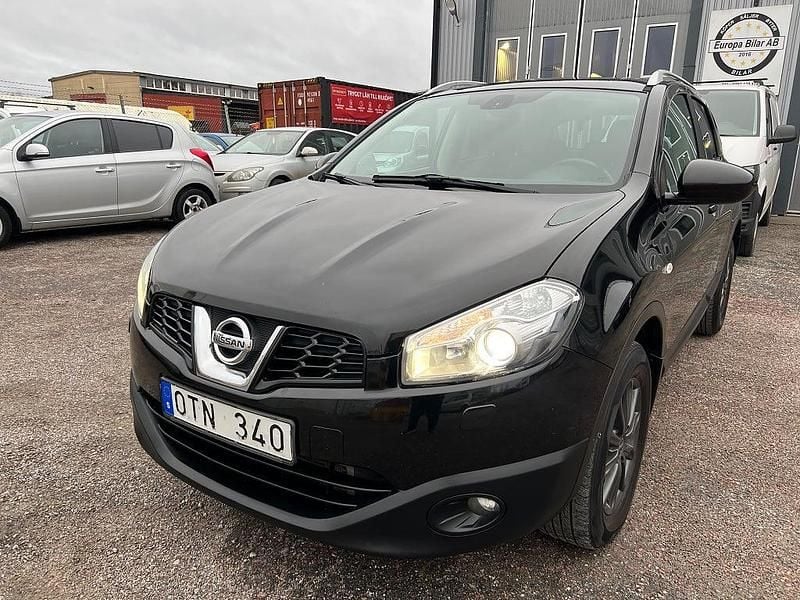 Svart Begagnad 2012 Nissan Qashqai SUV | 74 800 kr (Marknadspris) - Bild 1/4