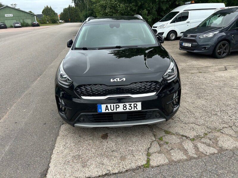 Svart Begagnad 2022 Kia Niro Advance SUV | 118 750 kr - Bild 1/4