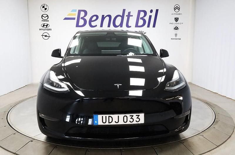 Begagnad Tesla Model Y Long Range AWD 378 kW (514 HK) 2023 Svart SUV