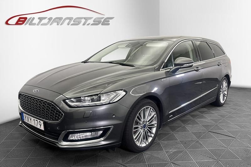 Grå Begagnad 2017 Ford Mondeo Vignale Kombi | 144 900 kr (Marknadspris) - Bild 1/4