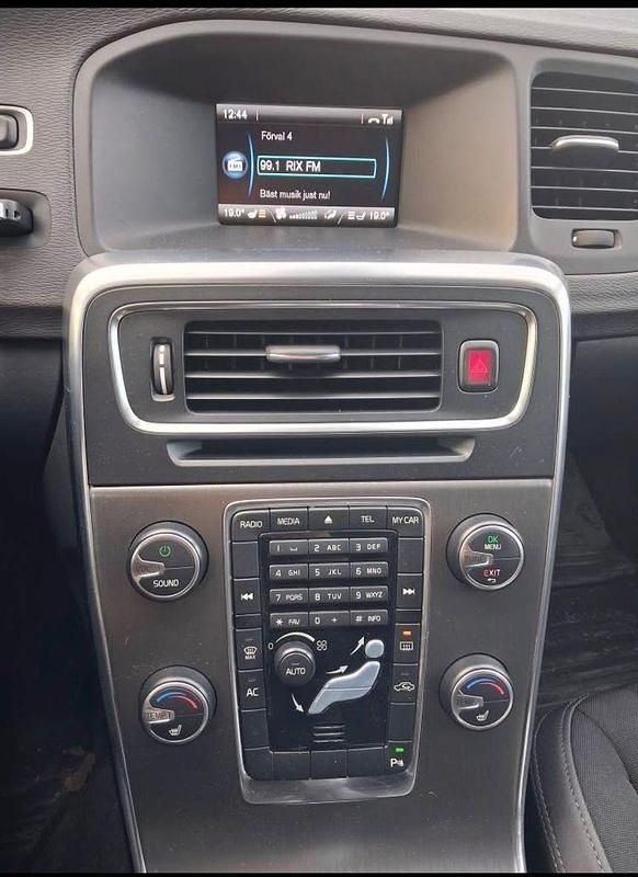 Begagnad 2013 Volvo V60 Kombi | 74 900 kr (Superpris) - Bild 1/4