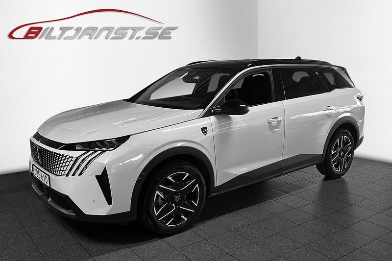 Vit Begagnad 2024 Peugeot 5008 GTi Minibuss | 399 900 kr - Bild 1/4