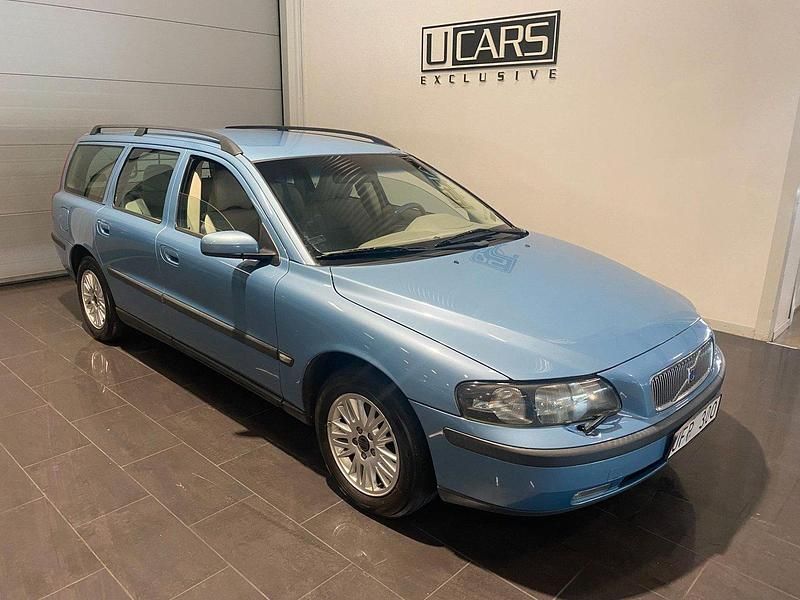Blå Begagnad 2004 Volvo V70 Business Edition Kombi | 55 000 kr - Bild 1/4