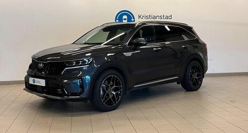 Grå Begagnad 2020 Kia Sorento Plus SUV | 399 900 kr (Lite dyr) - Bild 1/4