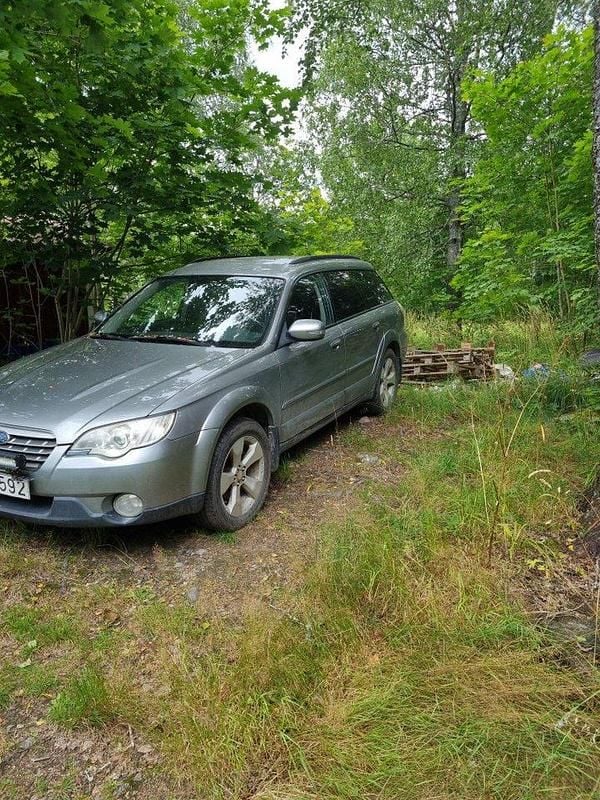 Grå Begagnad 2007 Subaru Outback SUV | 19 500 kr (Marknadspris) - Bild 1/2