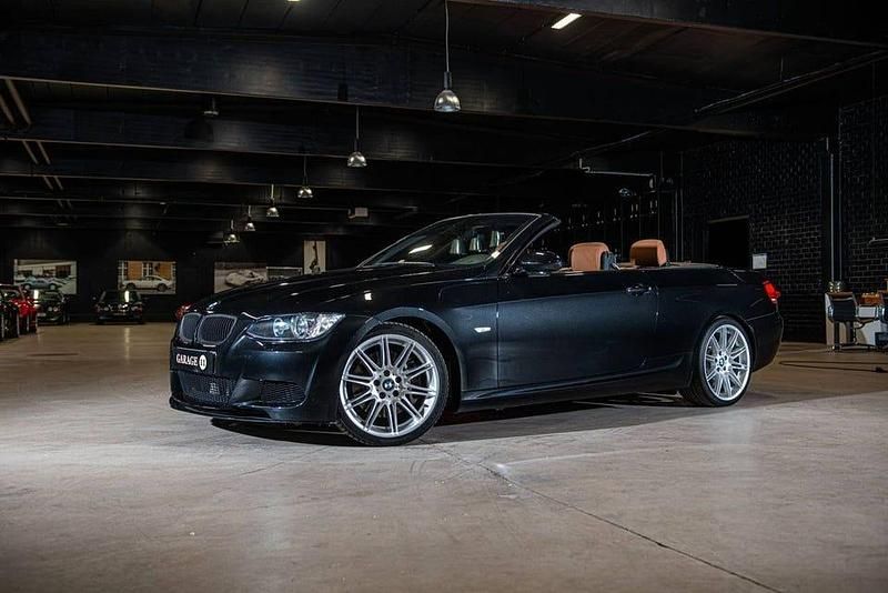 Svart Begagnad 2008 BMW 335 Cabriolet M Sport Cab | 275 335 kr (Lite dyr) - Bild 1/4