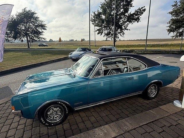 Blå metallic Begagnad 1971 Opel Commodore GSe | 249 000 kr - Bild 1/4
