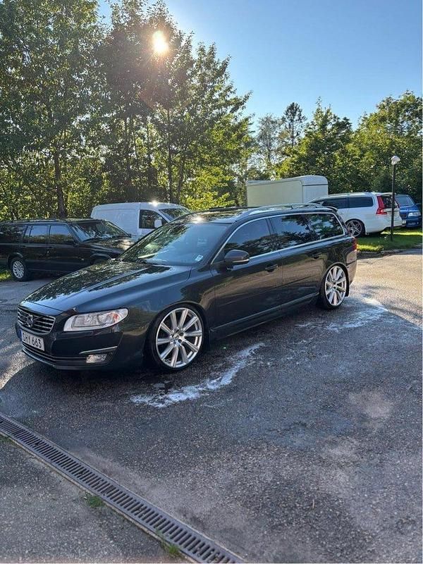Begagnad 2015 Volvo V70 Summum Kombi | 140 000 kr (Marknadspris) - Bild 1/4