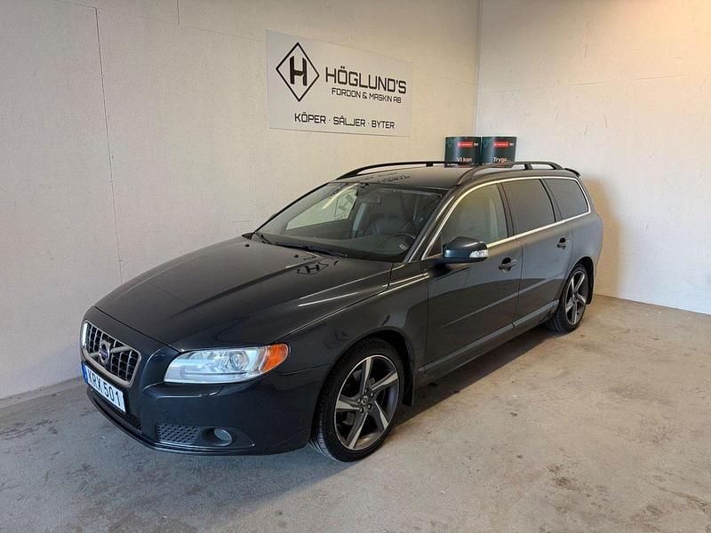 Grå Begagnad 2011 Volvo V70 Momentum Kombi | 64 900 kr (Bra pris) - Bild 1/4