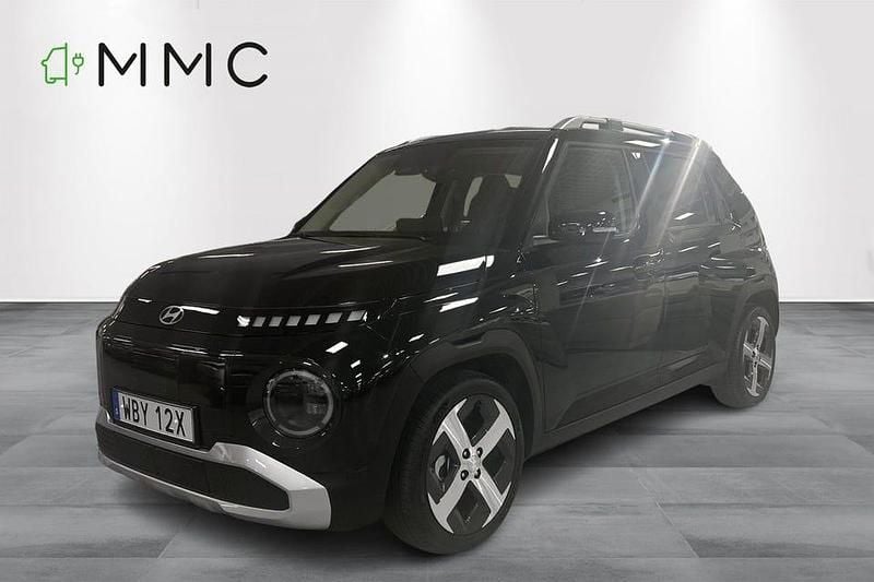 Svart Begagnad 2025 Hyundai Inster Advanced Halvkombi | 299 000 kr - Bild 1/4