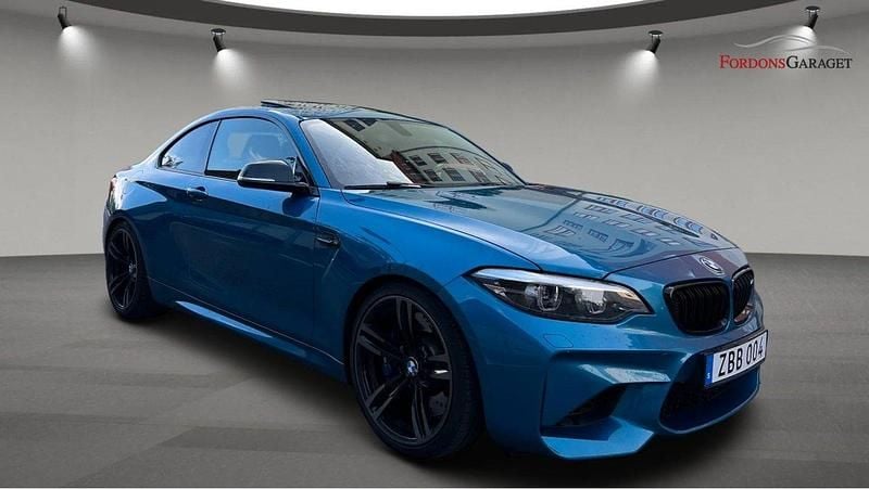 Blå Begagnad 2017 BMW M2 Sportkupé | 349 900 kr (Bra pris) - Bild 1/4