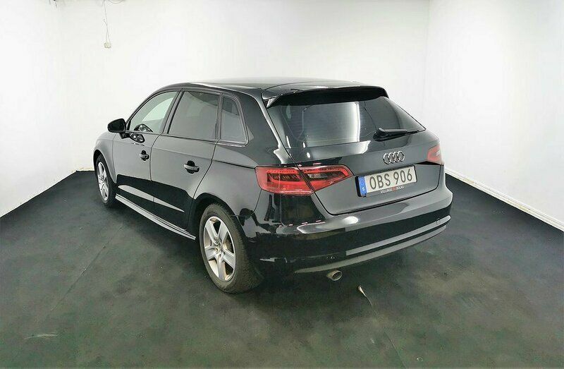 Begagnad Audi A3 Sportback Attraction 110 HK (80 kW) 2013 Svart Halvkombi
