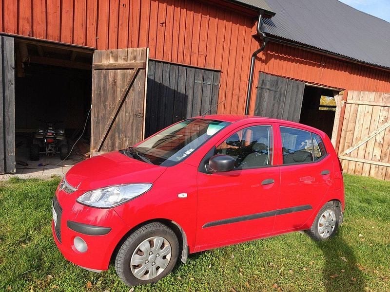 Röd Begagnad 2009 Hyundai i10 Base Halvkombi | 20 000 kr (Bra pris) - Bild 1/4