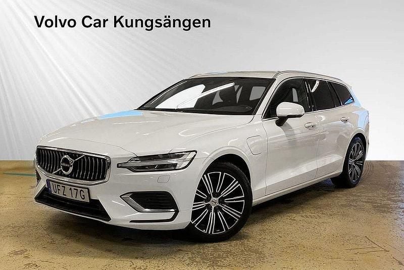 Vit Begagnad 2022 Volvo V60 Kombi | 309 900 kr (Bra pris) - Bild 1/3