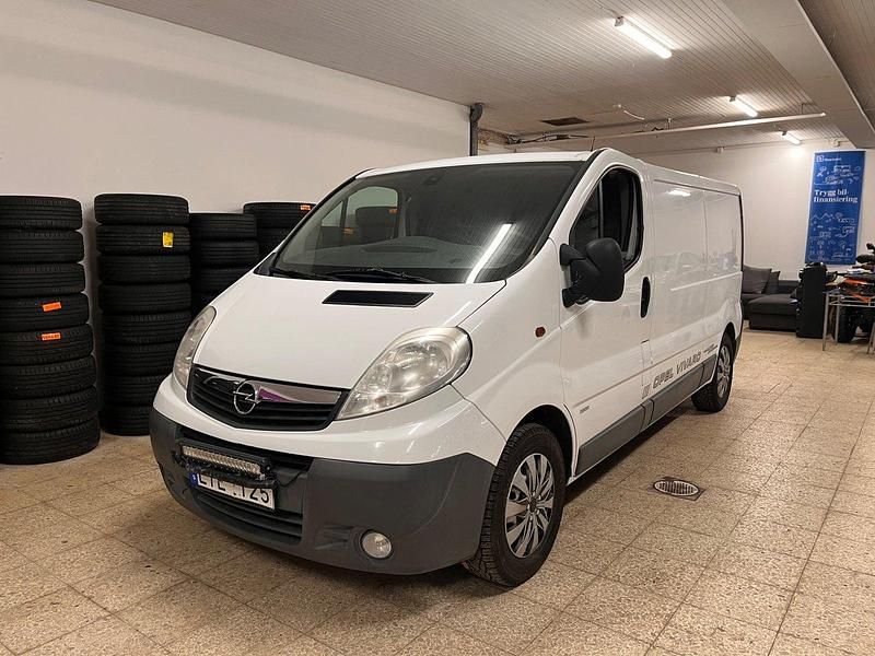 Vit Begagnad 2011 Opel Vivaro Van | 59 900 kr (Marknadspris) - Bild 1/4