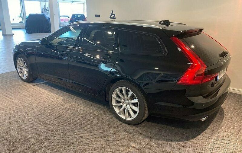 Begagnad Volvo V90 Business Edition 150 HK (110 kW) 2018 Svart Kombi