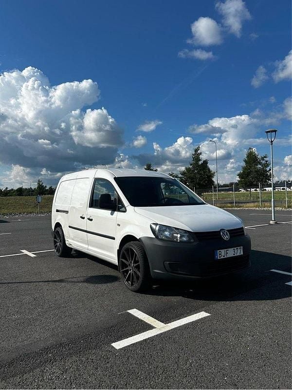 Vit Begagnad 2013 VW Caddy Maxi Minibuss | 59 000 kr (Superpris) - Bild 1/4