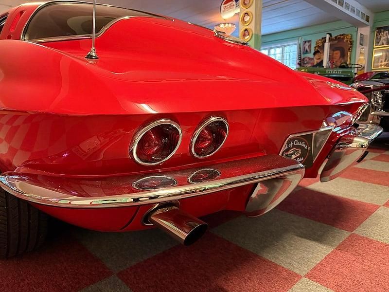 Begagnad Chevrolet Corvette Stingray 500 HK (367 kW) 1963 Röd Cab