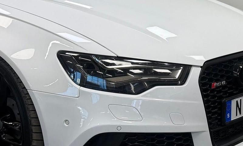 Begagnad Audi RS6 560 HK (411 kW) 2013 Vit Kombi